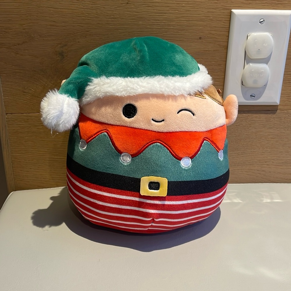 JANGLE THE ELF 8” SQUISHMALLOW